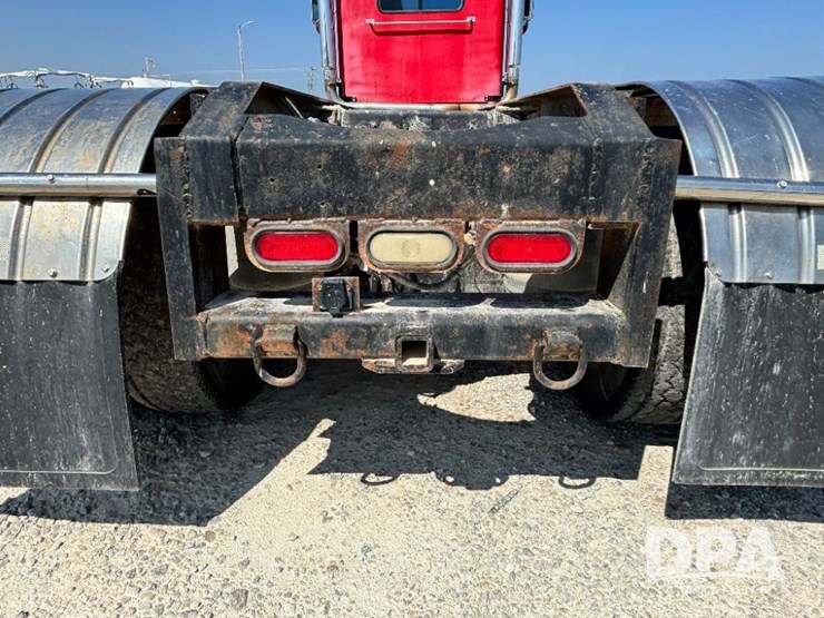 1993-peterbilt-377-image-40
