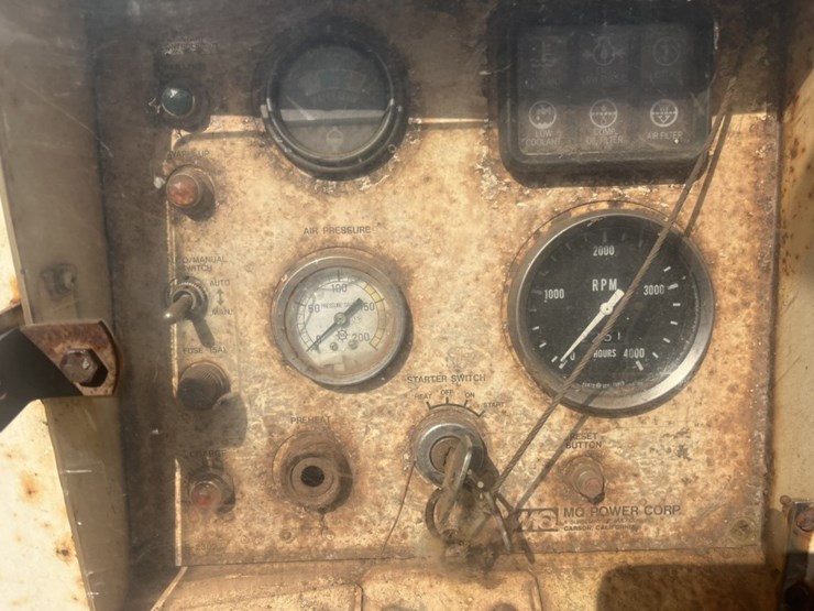 #2678-•-multiquip-dps-130sst-towable-air-compressor-image-17