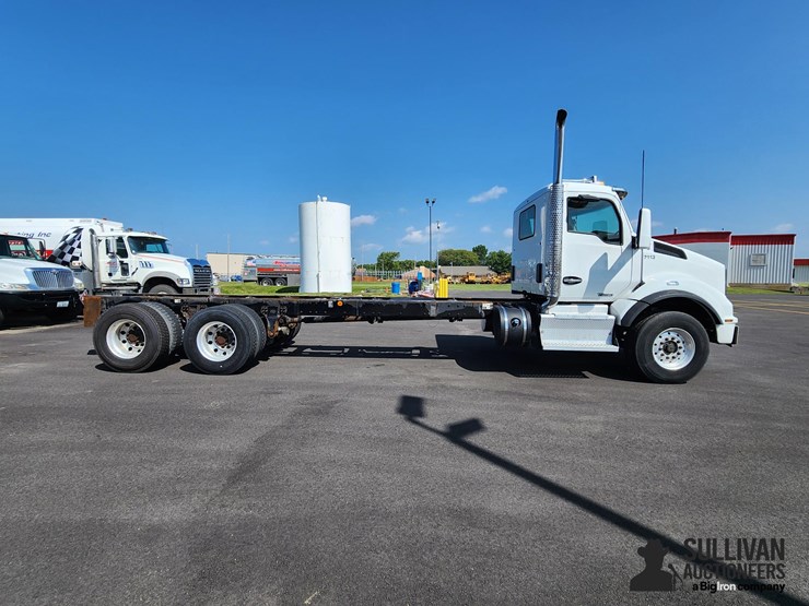 2016-kenworth-t880-image-4