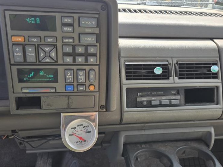 1994-chevrolet-silverado-image-26
