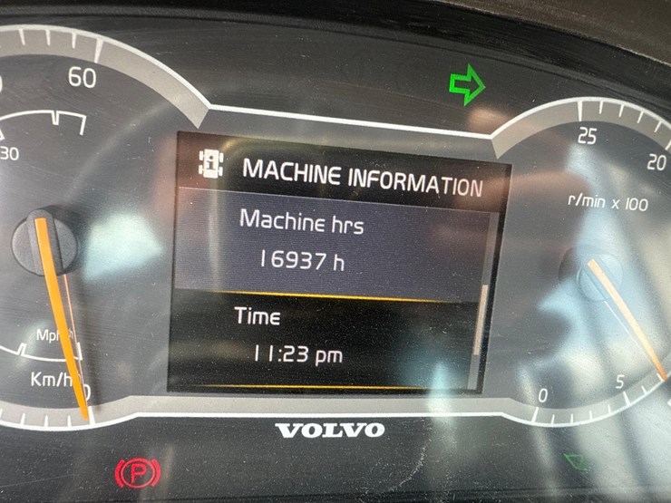 2015-volvo-l90h-image-23