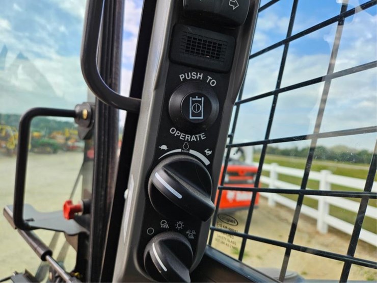 new-holland-l328-image-29