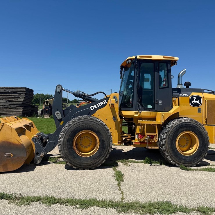 2019 DEERE 524L