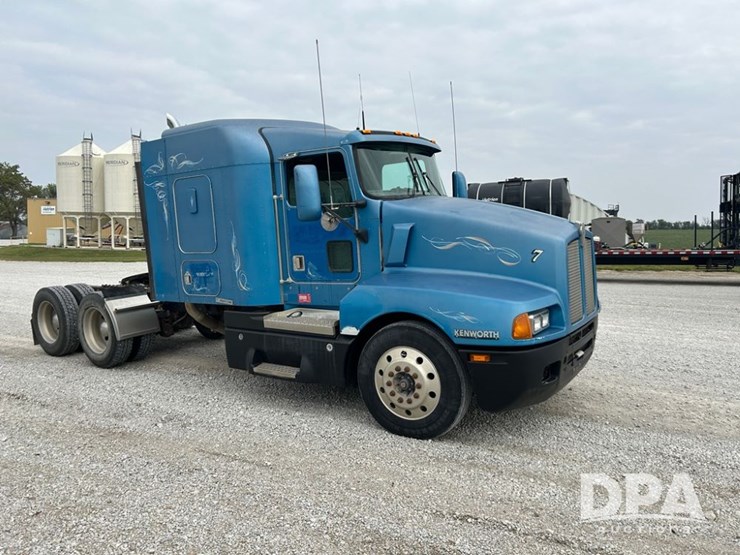 1999-kenworth-t600-image-9