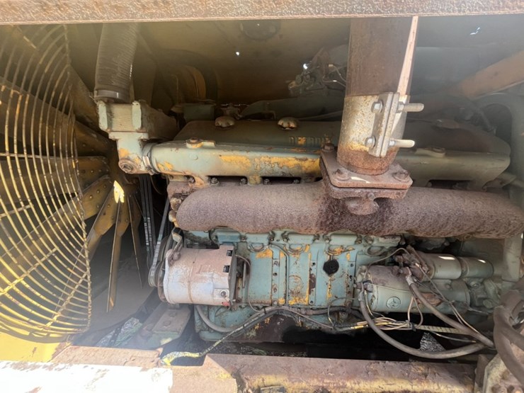 #2685-•-ingersoll-rand-xl1200-towable-air-compressor-image-35
