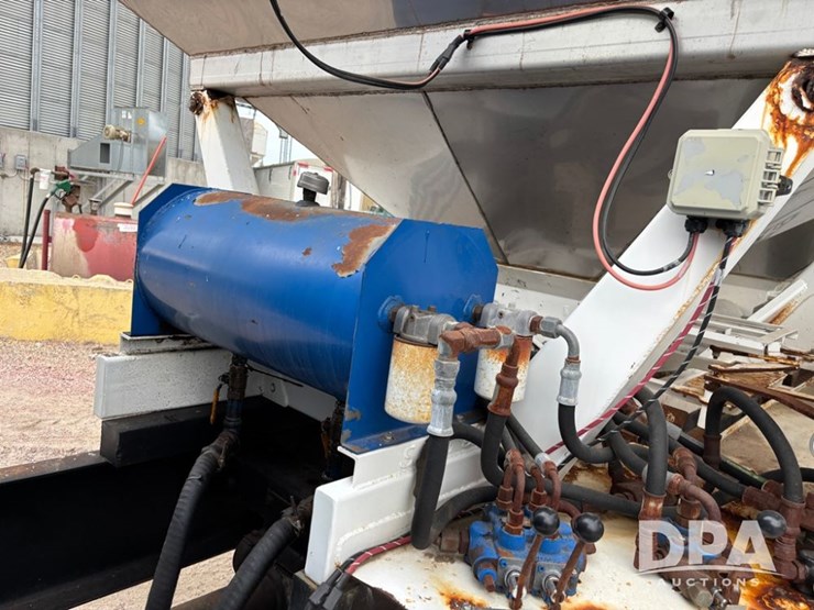 1995-ihc-9400-dry-tender-truck-(pz13881)-image-39