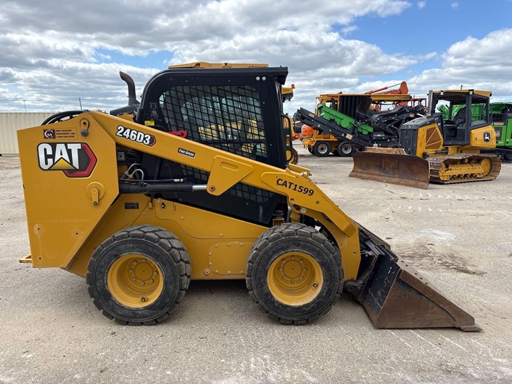 2020-caterpillar-246d3-image-6