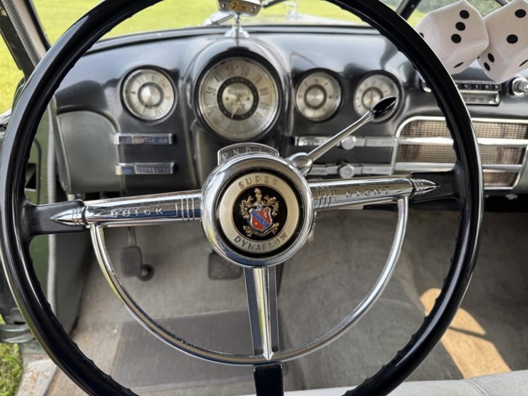 #1062-•-1949-buick-series-50-super-sedan-image-42