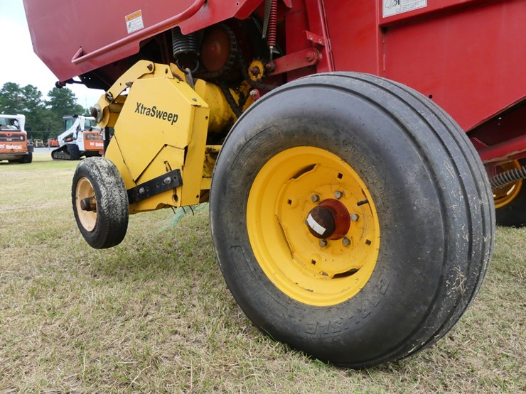 2013-new-holland-br7060-image-5