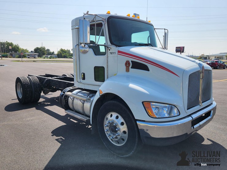 2014-kenworth-t270-image-3