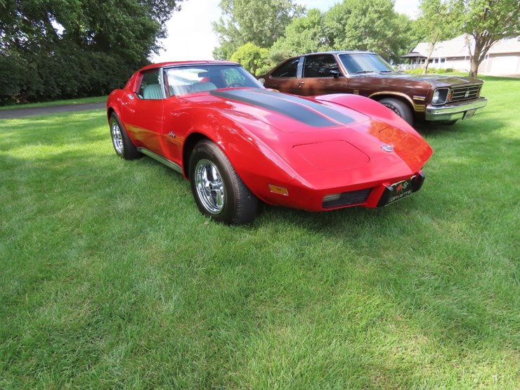 1976-chevrolet-corvette-stingray-image-5