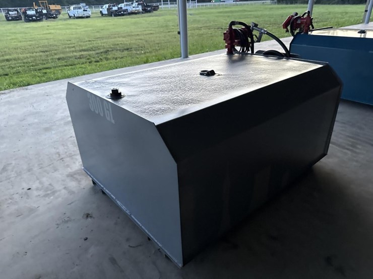 #2502-•-300-gallon-fuel-tank-image-5