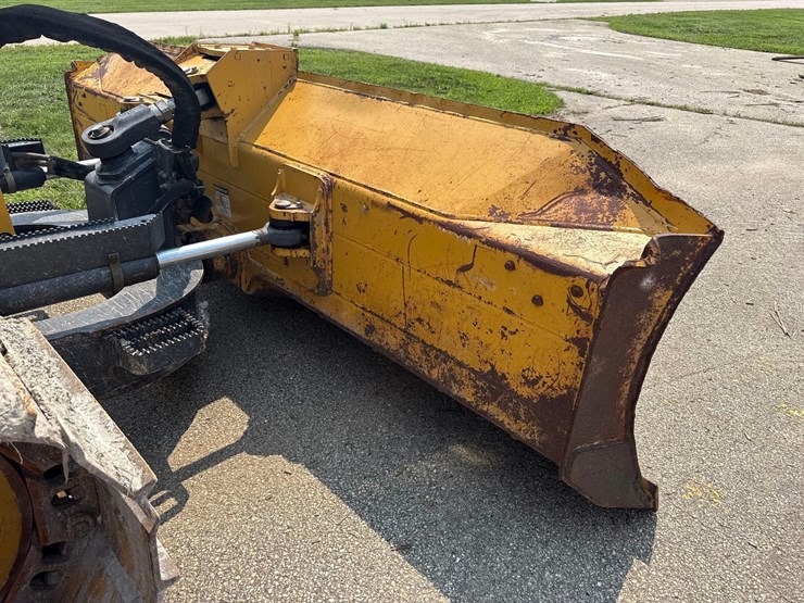 2021-deere-550k-lgp-image-9