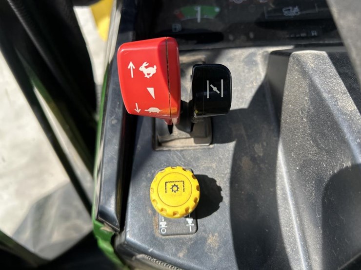 john-deere-425-image-31
