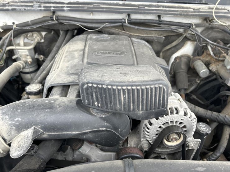 2011-chevrolet-2500hd-image-35