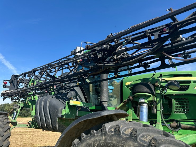 2011-john-deere-4730-image-36