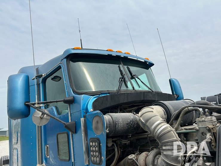 1999-kenworth-t600-image-35