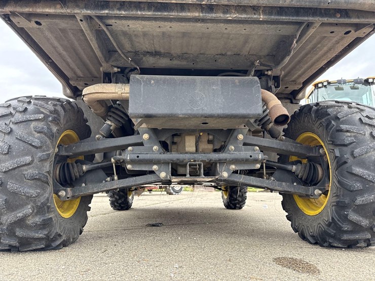 2020-john-deere-gator-image-11