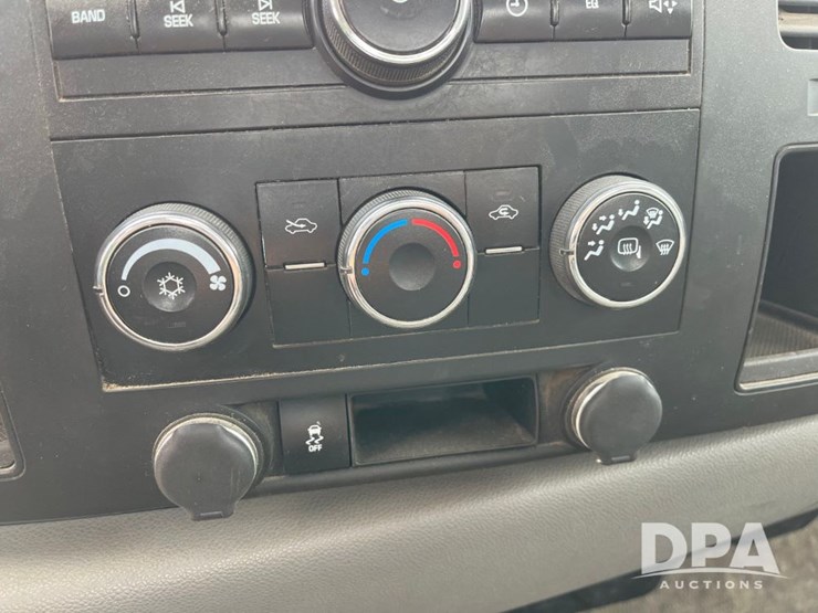 2012-gmc-3500hd-image-45
