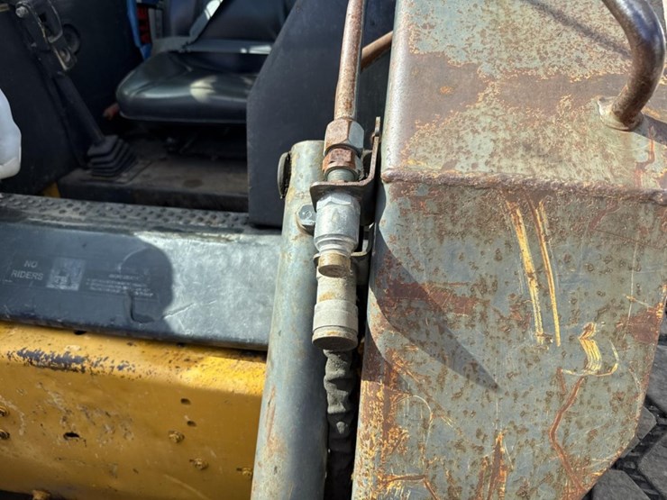 2002-new-holland-ls180-image-13