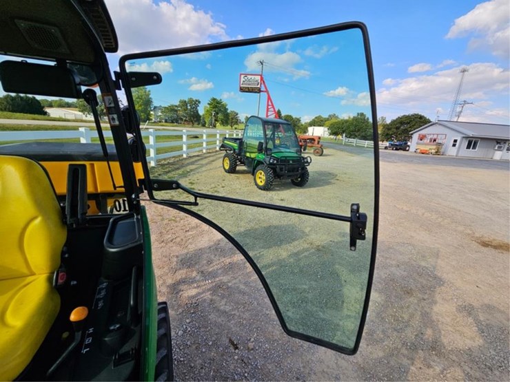 john-deere-1025r-image-31
