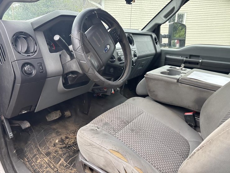2012-ford-f550-image-48