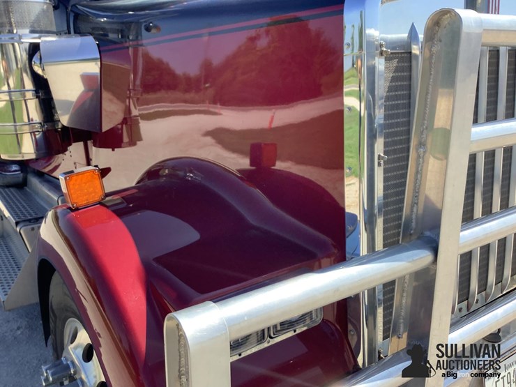 2016-kenworth-w900-image-12