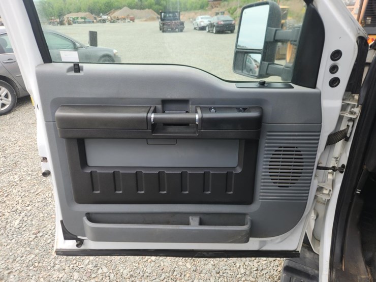 2011-ford-f550-image-59