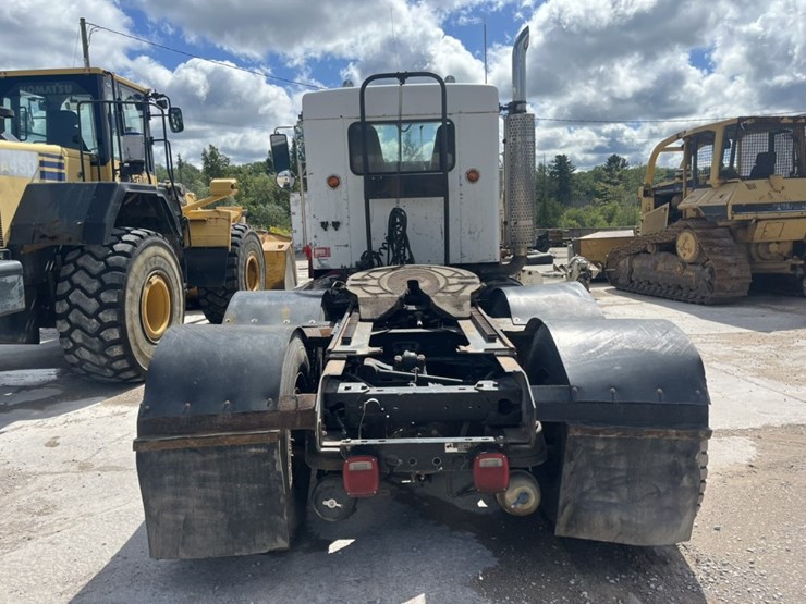 kenworth-w900b-image-3