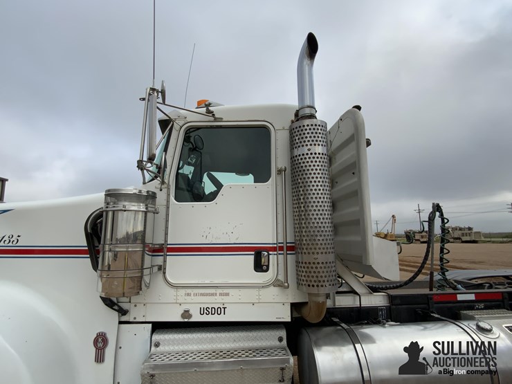 2003-kenworth-w900-image-11
