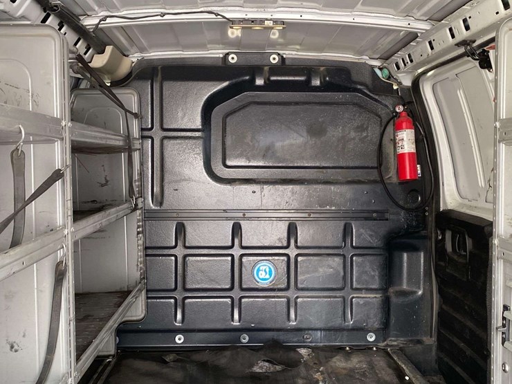 2019-chevrolet-express-2500-image-26