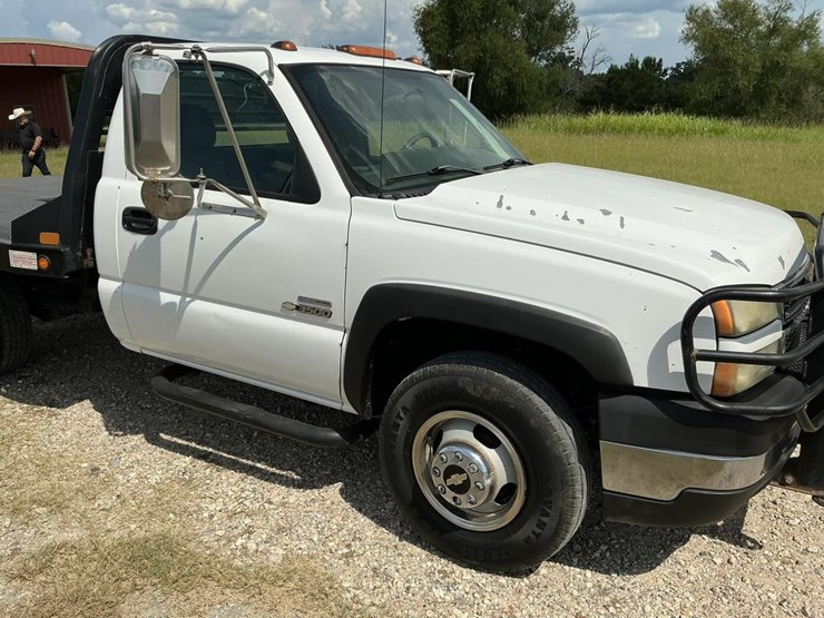 2007-chevrolet-3500-image-14