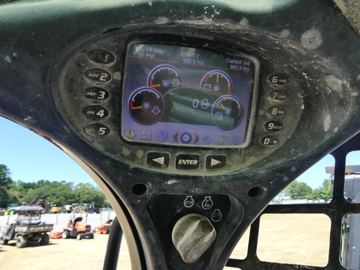 2016-bobcat-s850-image-15