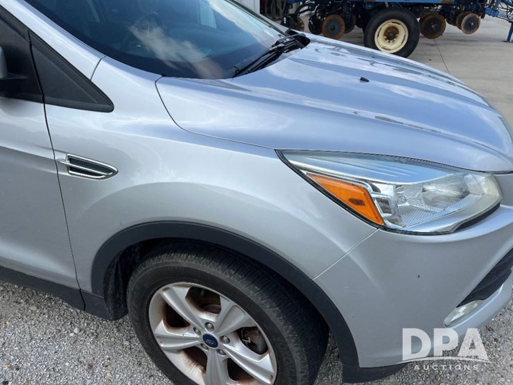 2015-ford-escape-se-image-19