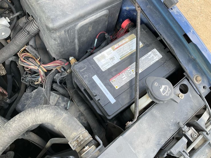2004-chevrolet-k2500-image-70
