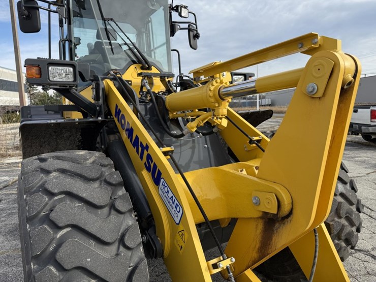 2021-komatsu-wa200-8-image-12