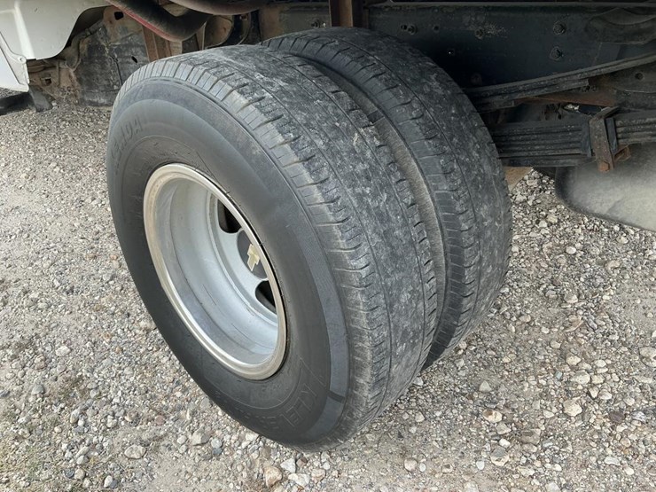 2007-chevrolet-3500-image-30