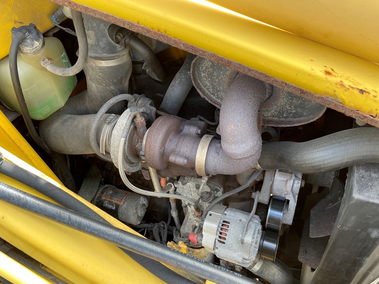 new-holland-lb75b-image-45