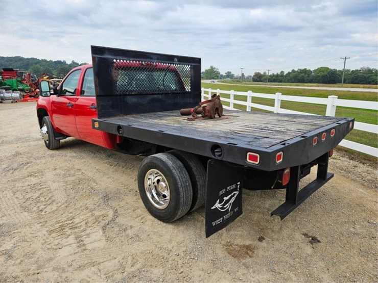2013-chevrolet-3500hd-image-3