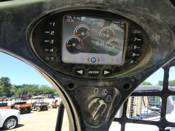 2012-bobcat-s850-image-15