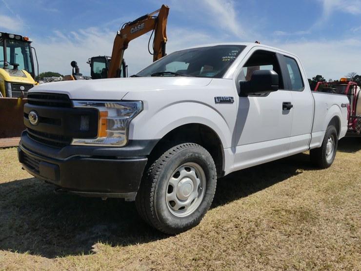 2019-ford-f150-xl-image-1