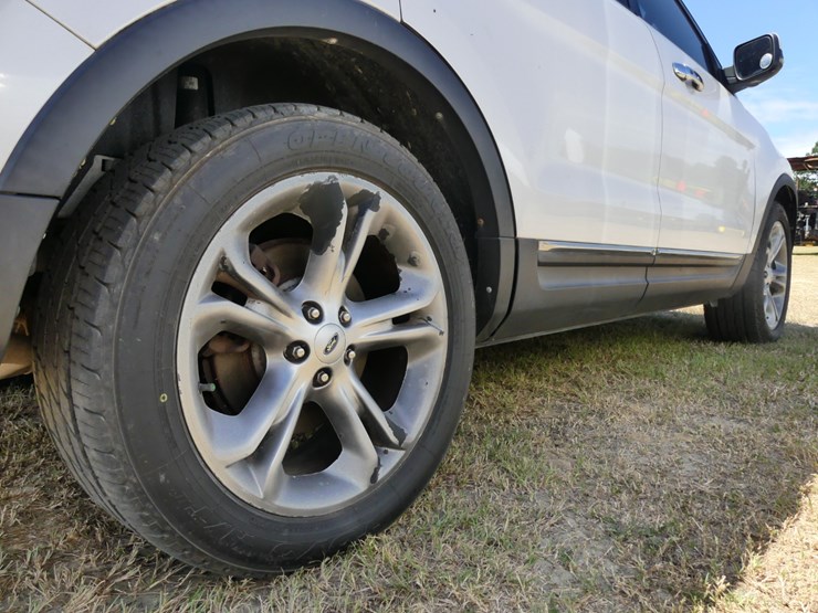 2012-ford-explorer-image-5