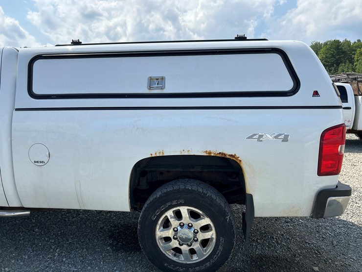 2014-chevrolet-3500-image-8
