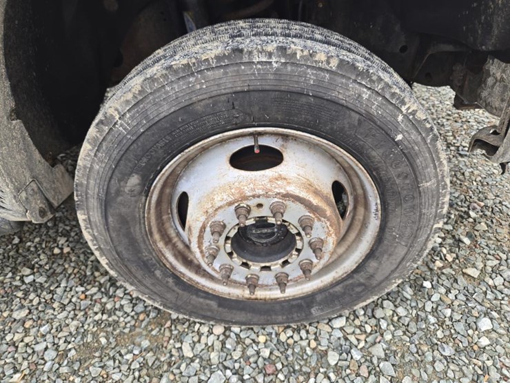 2011-ford-f550-image-67