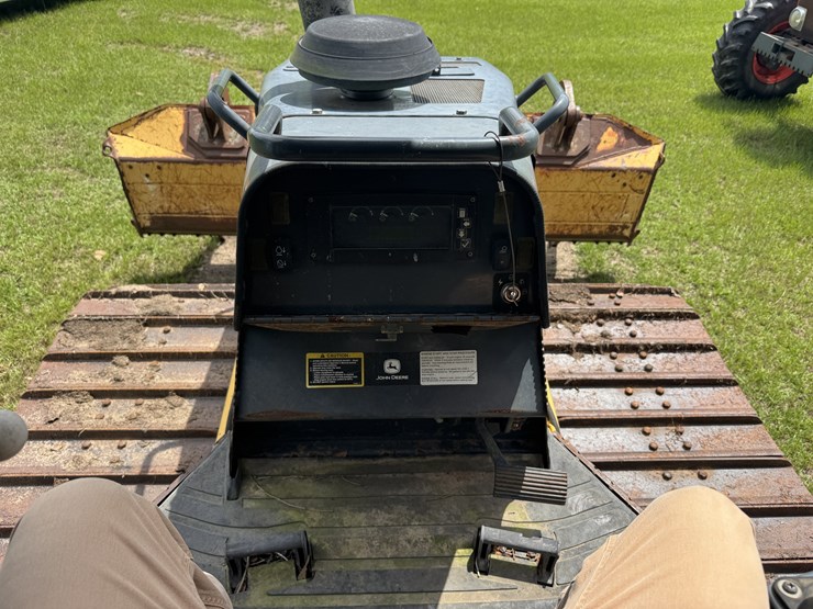 2011-deere-650j-image-12