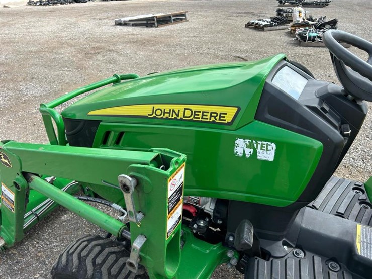 2020-john-deere-1023e-image-15