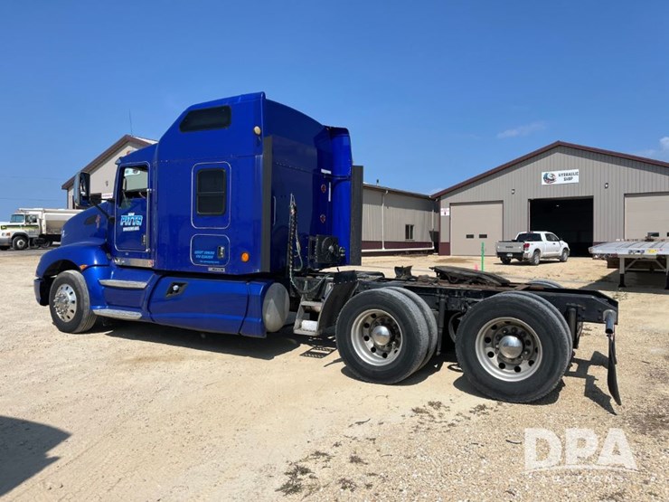 2013-kenworth-t660-image-16