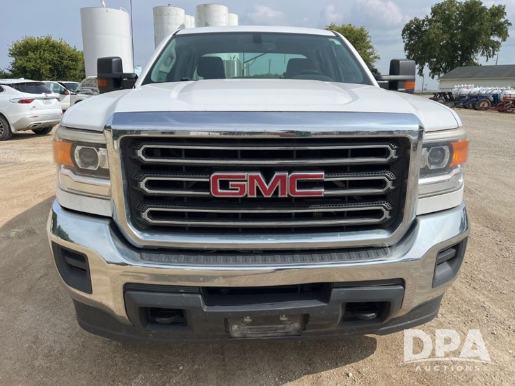 2015-gmc-2500-image-25