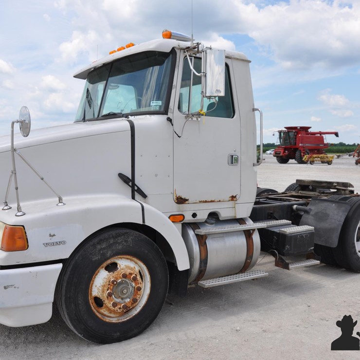 1996 VOLVO WCA64T
