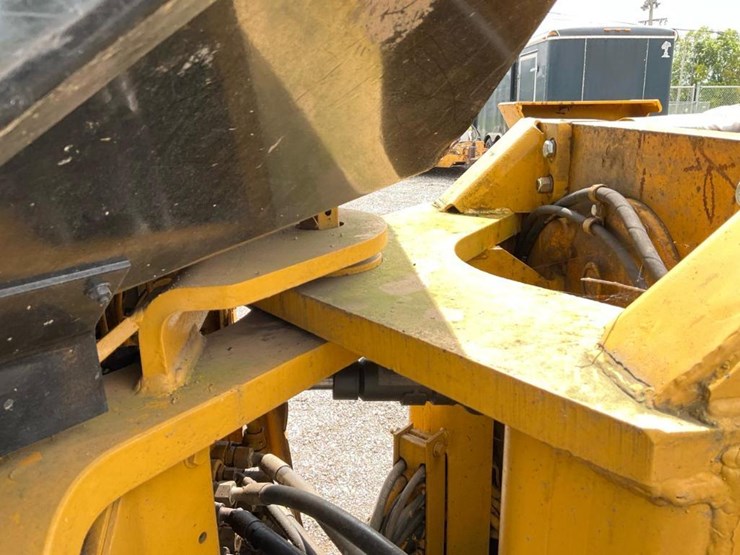 1985-deere-648d-image-29